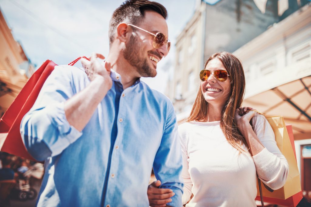 Memorial Day Weekend Shopping Report: Men Expected To Out-Spend Women By 150 Percent
