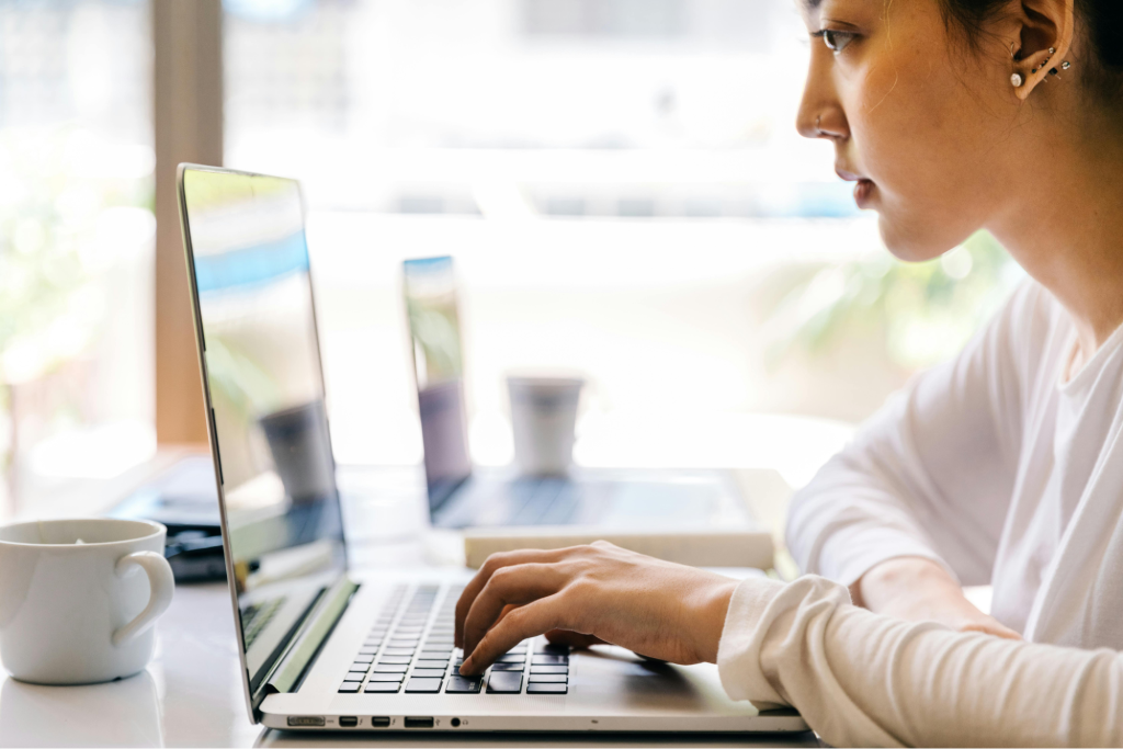 A women working on a laptop